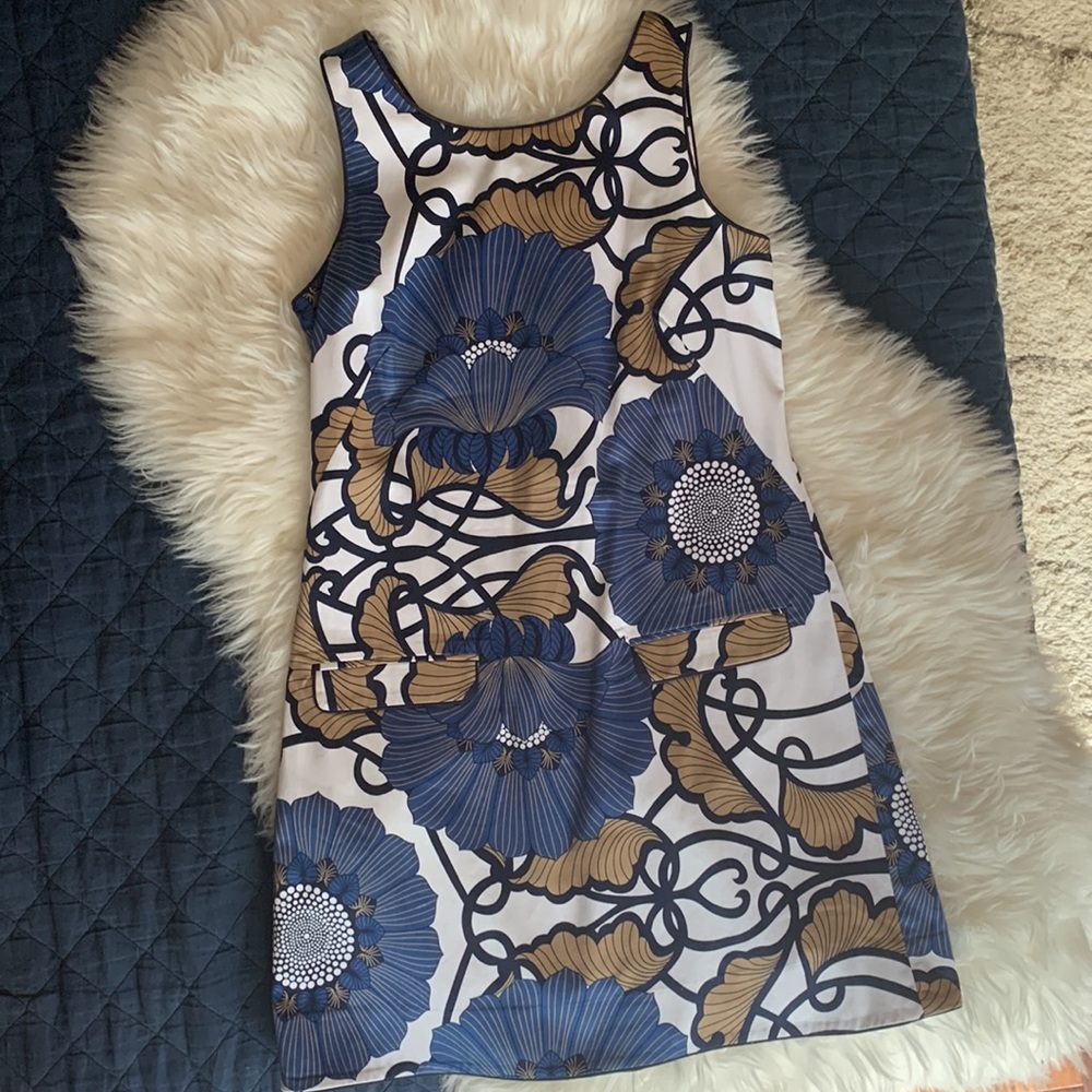 Elizabeth McKay dress lined iconic buttons flower print size 8 cotton & spandex